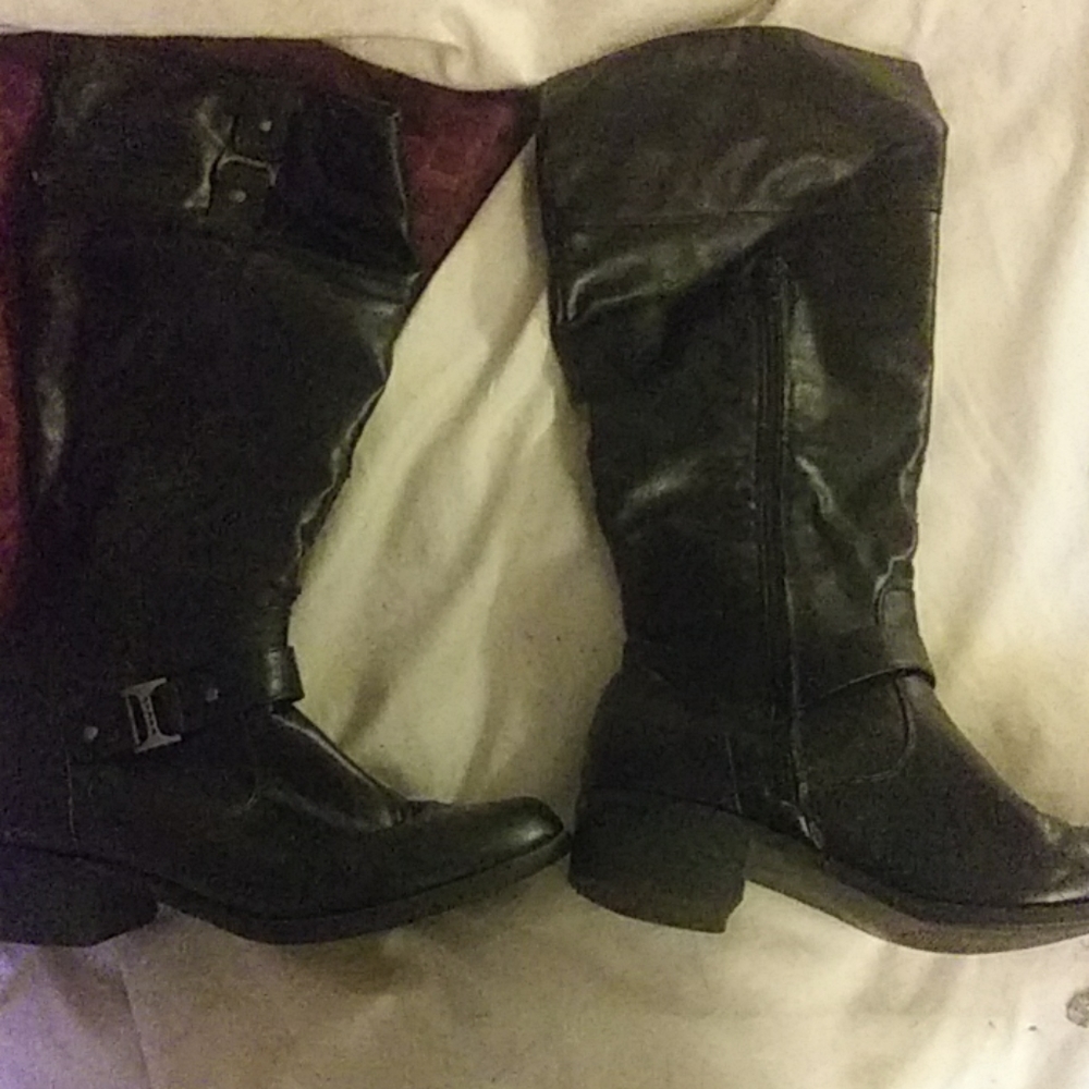Size 8 Women's Tall Leather boots